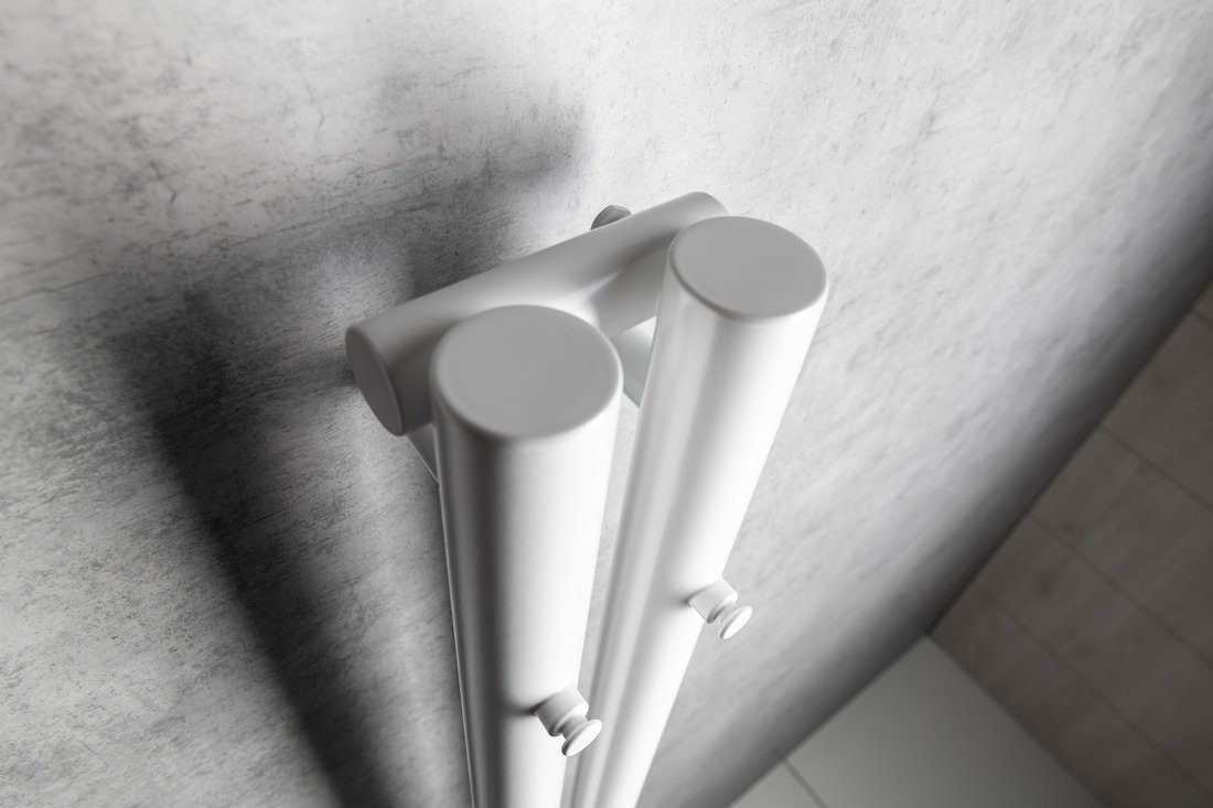 Sapho PILON otopné těleso 122x1800mm, se dvěma háčky pro ručník, bílá mat, další fotografie výrobce