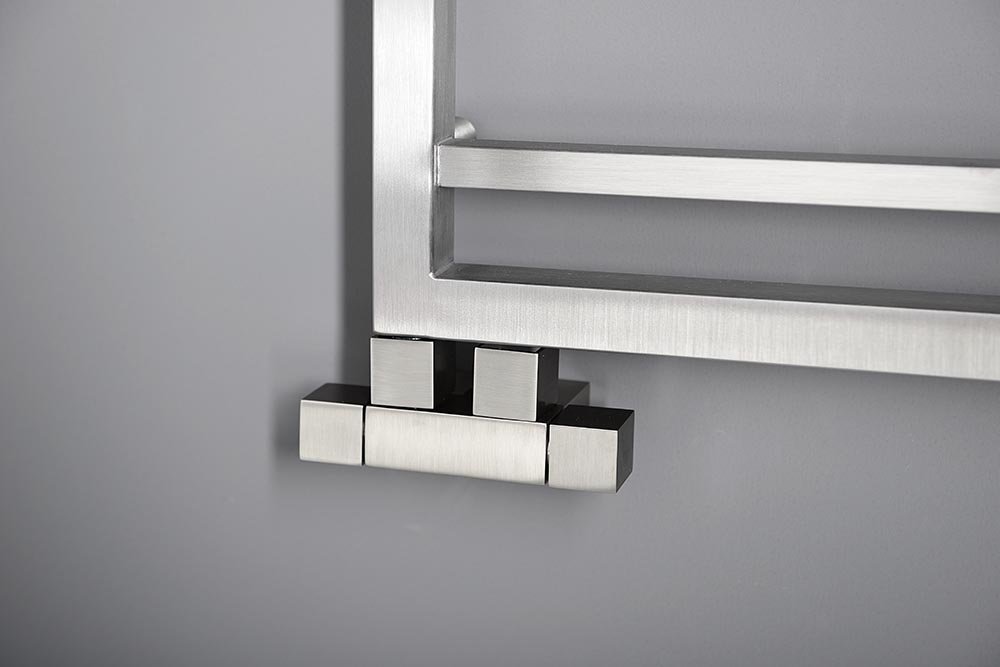 Sapho CUBE TWIN připojovací sada ventilů pro středové připojení, nerez mat, připojená k topnému žebříku