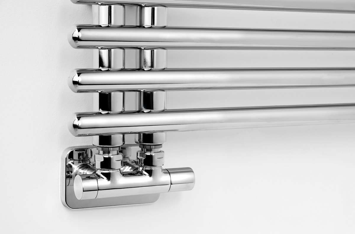 Sapho TWIN připojovací sada ventilů pro středové připojení, chrom, připojená k topnému žebříku