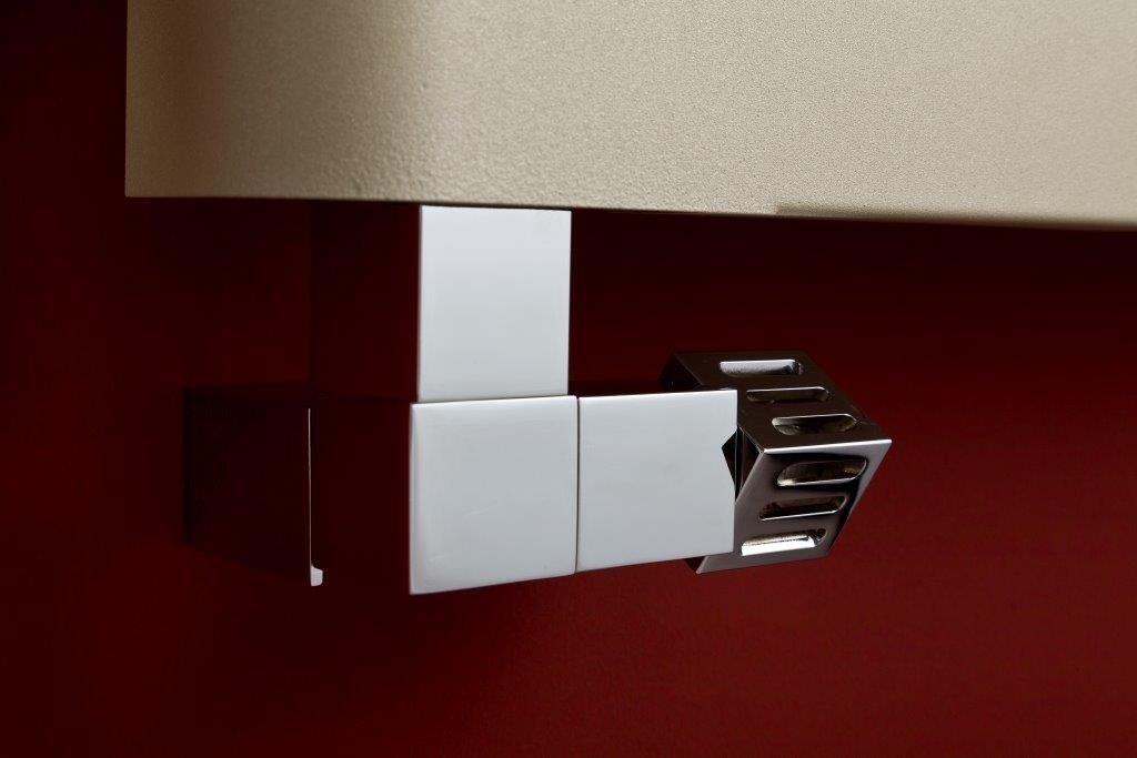 PMH připojovací sada CUBE-CET ventil chrom, připojená k topnému žebříku