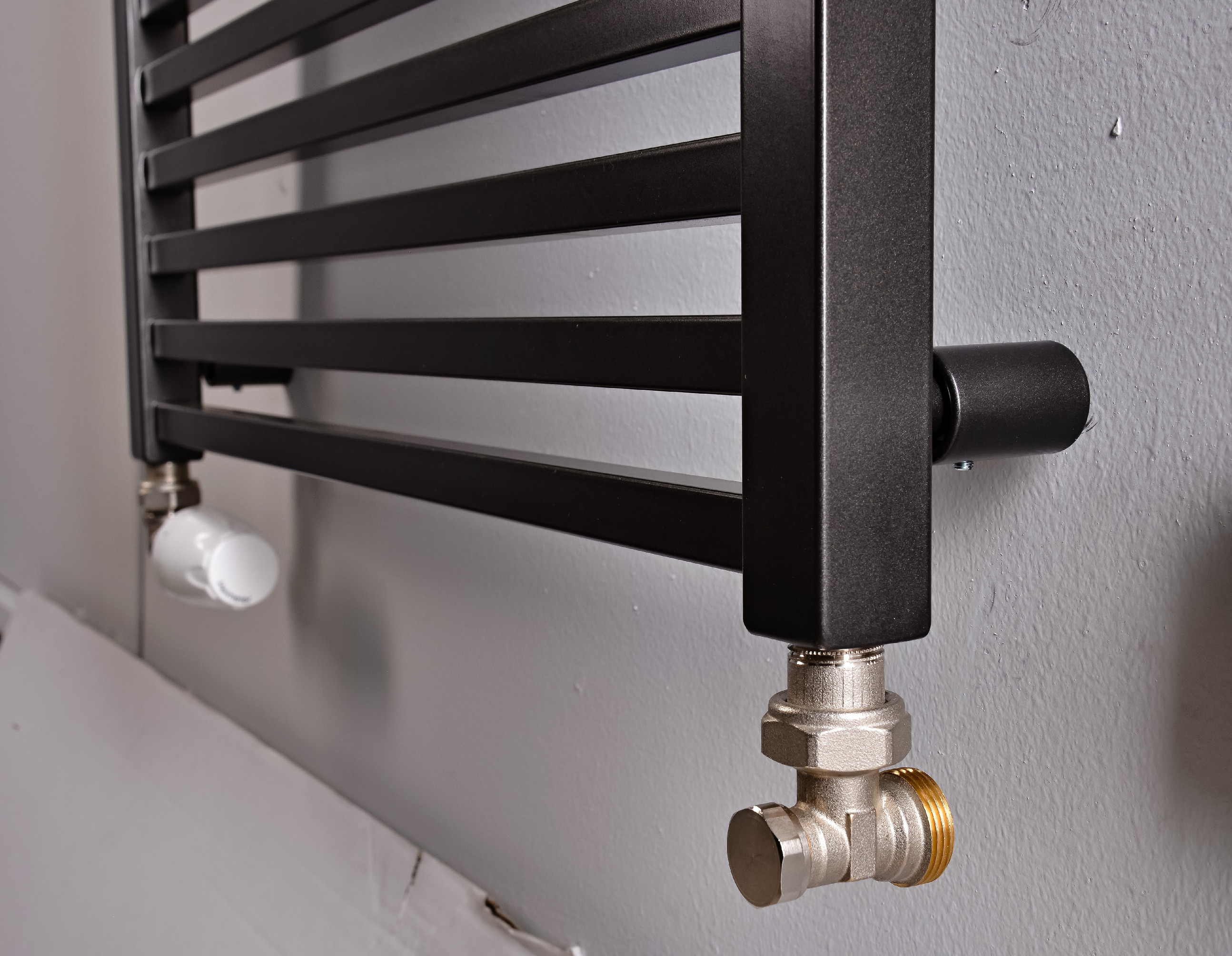 Thermal Trend KQ 600 x 1680 kombinovaný topný žebřík KQ 600/1680 antracit/černá, další fotografie výrobce